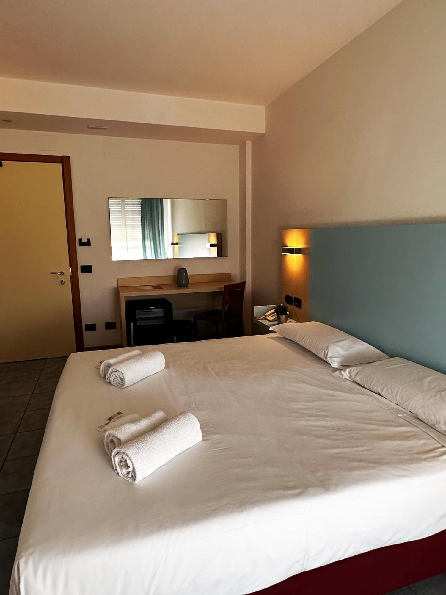 Hotel Grecale - Venturina Terme Esterno foto